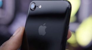 iPhone 7 в России подешевел почти вдвое со старта продаж